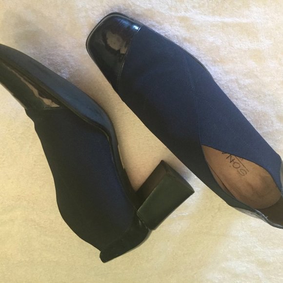 NEW LISTING Unique Vintage Boots - Picture 3 of 9